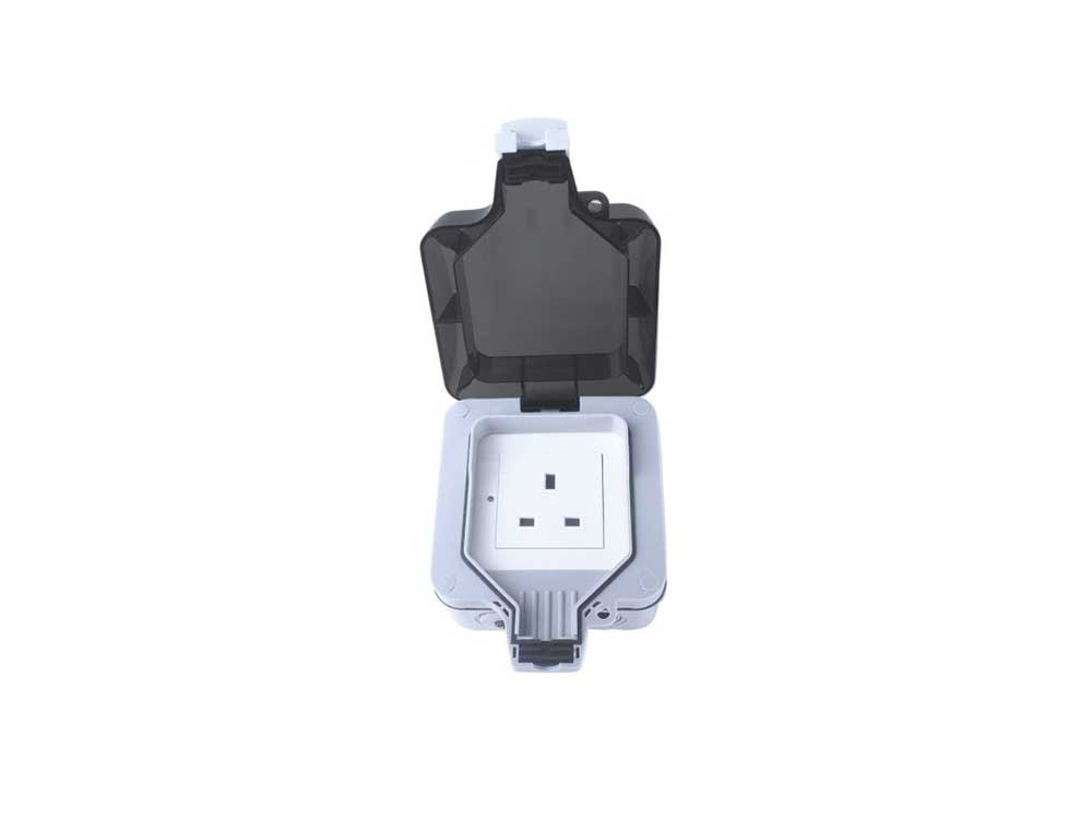 WOOX R4051 Wi-Fi Smart Outdoor Plug UK Robots Cyprus Nicosia Limassol Famagusta Paphos Larnaca open