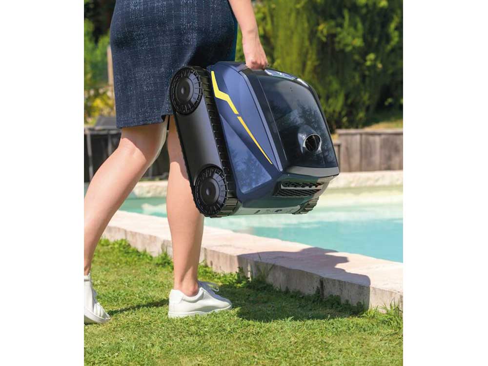 Pool Robot ZODIAC Freerider RF 5400 iQ WR000411 Robots Cyprus Nicosia Limassol Famagusta Paphos Larnaca woman holding robot